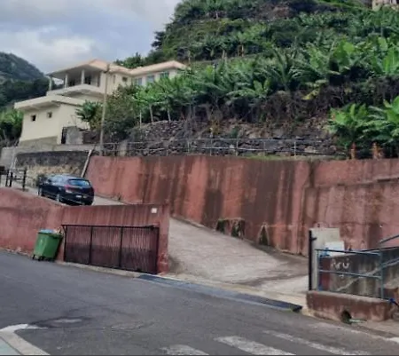 Dom wakacyjny Ribeira Roots